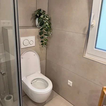 アパート Traumhaft Modernes Mit Doppelbett,,,,gemeinschaftsbad Und Wc In 78554 *