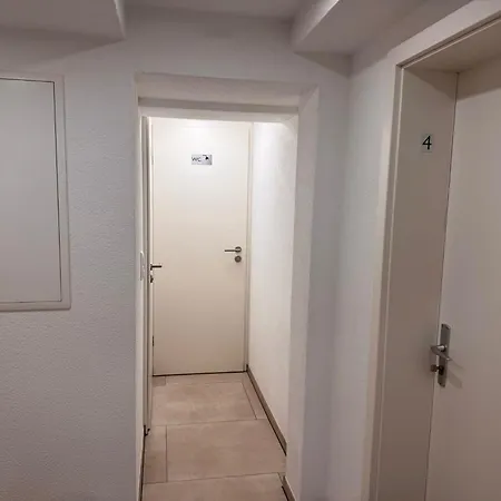 Traumhaft Modernes Mit Doppelbett,,,,gemeinschaftsbad Und Wc In 78554 Daire
