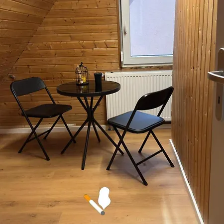 Traumhaft Modernes Mit Doppelbett,,,,gemeinschaftsbad Und Wc In 78554 アパート *